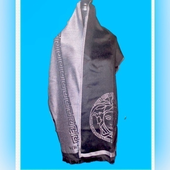 Versace Medusa Unisex Scarf NWT super soft and elegant - Picture 1 of 10